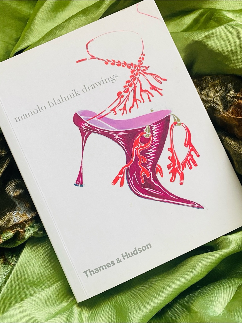 Manolo Blahnik : Drawings - Stylish Designer Shoes Book- forward by Anna Wintour